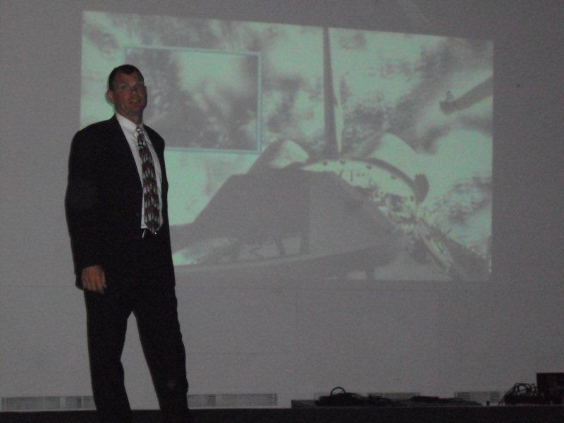 STS-119 Meeting 2009 24