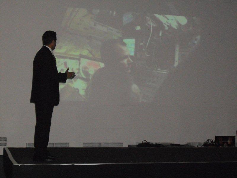 STS-119 Meeting 2009 35